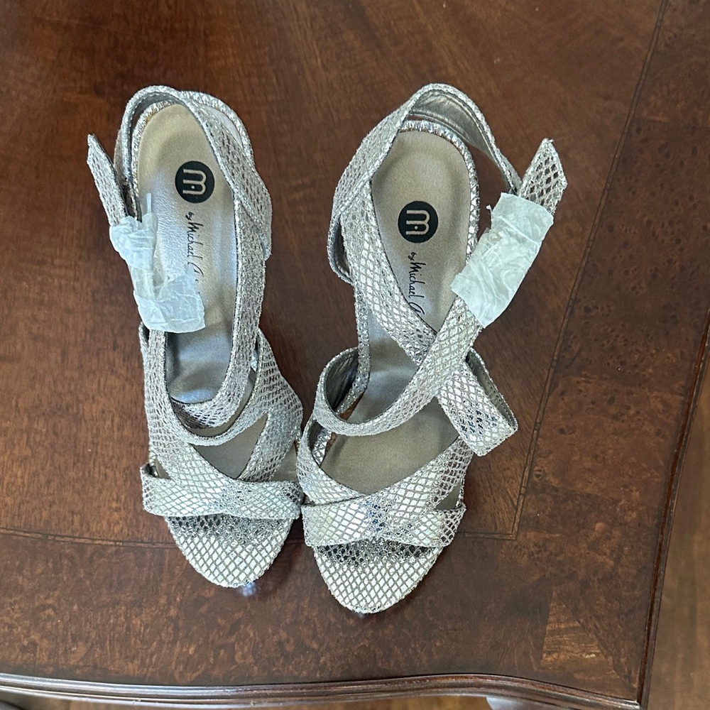 Michael Kors Silver Textured Heels